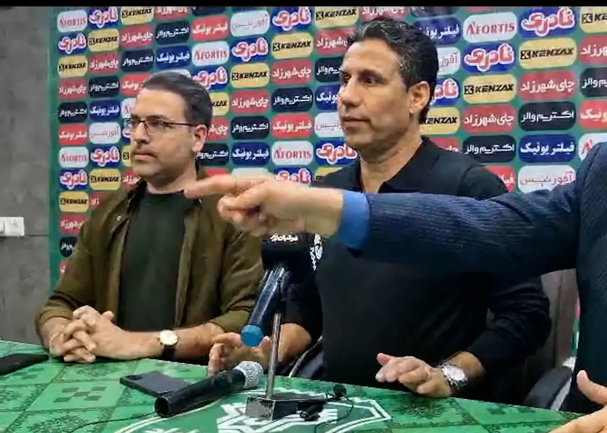 درگیری لفظی عجیب در نشست سرمربی پرسپولیس!