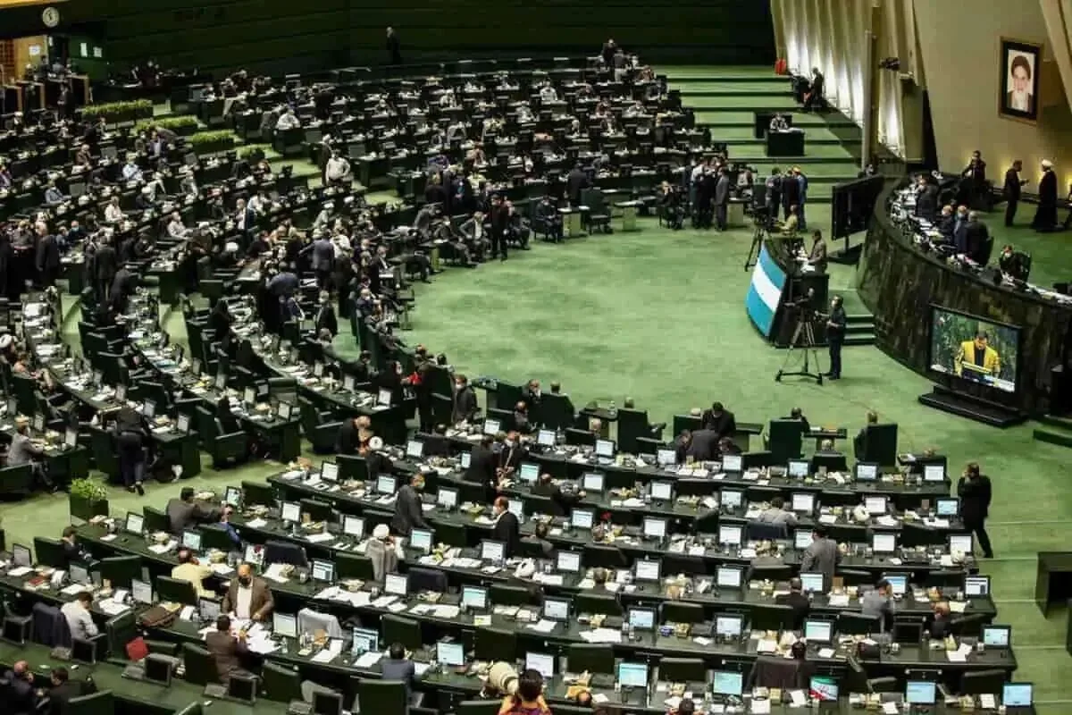 بیاخلاقی تازه نمایندگان صدای همه را درآورد!