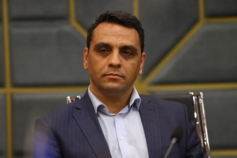 فتاحی: حاشیهسازی تراکتوریها باعث بالا رفتن قیمت پروازها شد