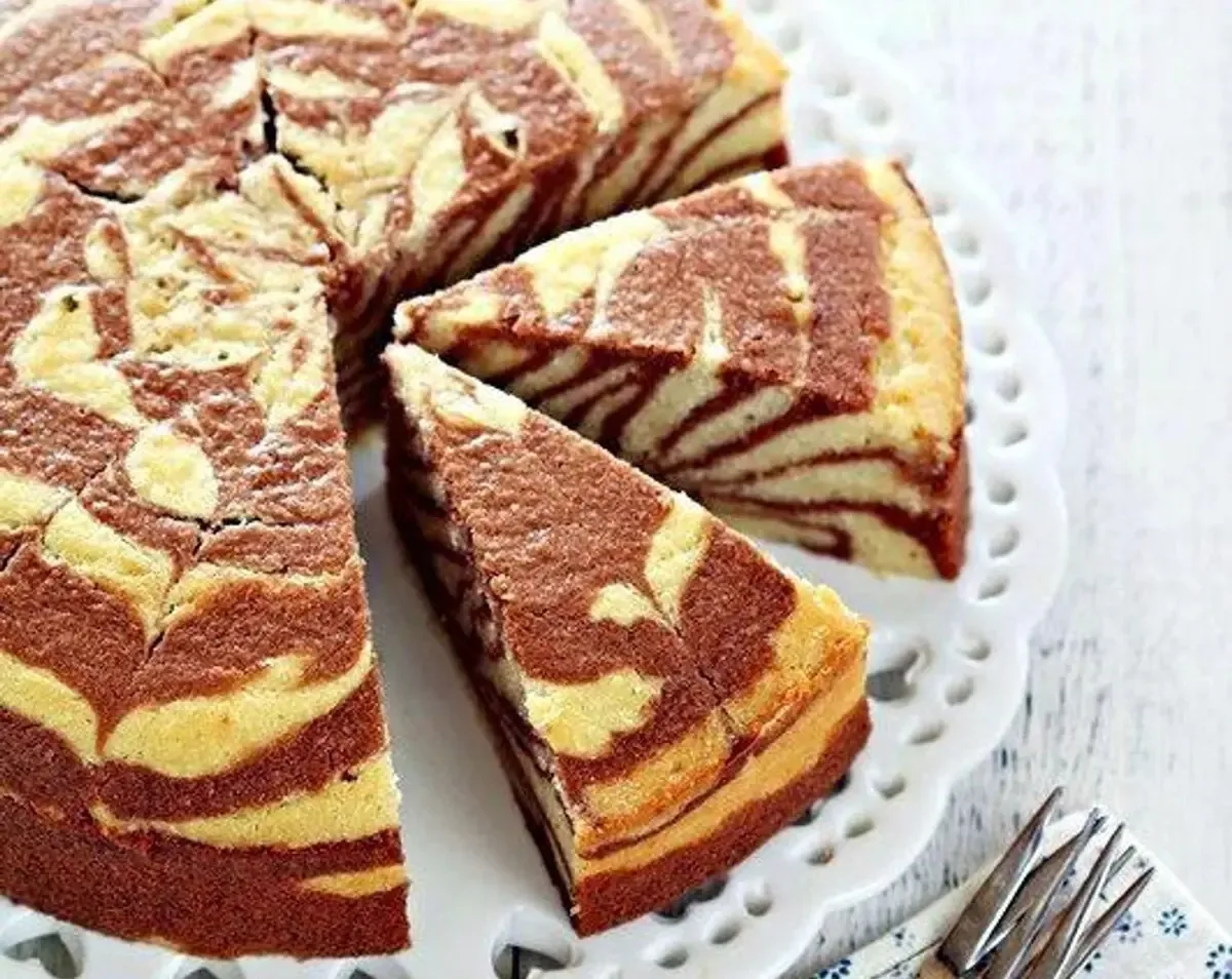 عصرونه امروز: طرز تهیه کیک زبرا خانگی؛ کیک دو رنگ و خوشمزه با پف عالی!