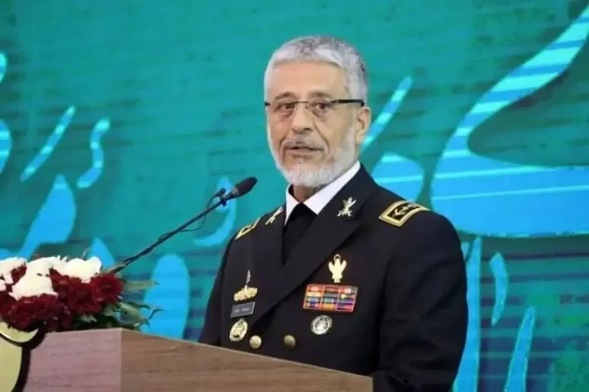 دریادار سیاری: تنگه هرمز بسته است؛ عبور باید با هماهنگی باشد
