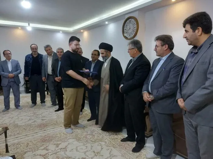 ۱۰۰ دستگاه پنل هوشمند برای مدارس استان اردبیل خریداری شد