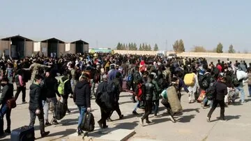 فرمانده مرزبانی: اجازه نمیدهیم اتباع غیرمجاز وارد عمق کشور شوند / روزانه ۵۰۰ تا ۶۰۰ نفر طرد میشوند / برخورد ویژه در شرایط جنگی