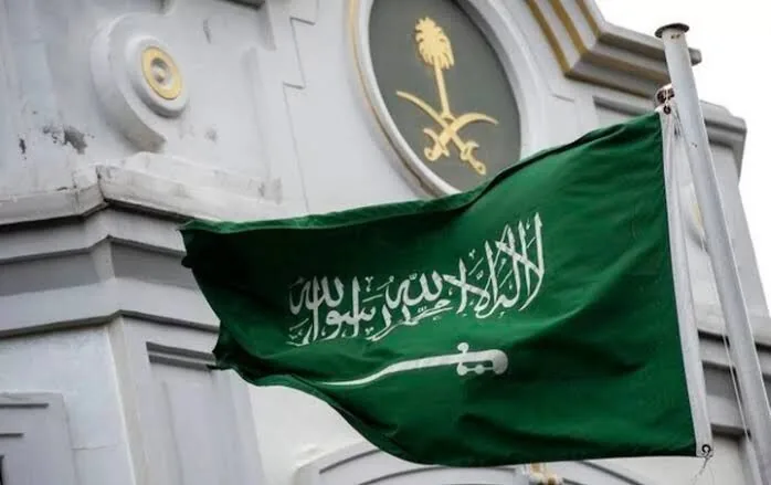 عربستان سعودی حمله به فرودگاه ریاض را تأیید کرد