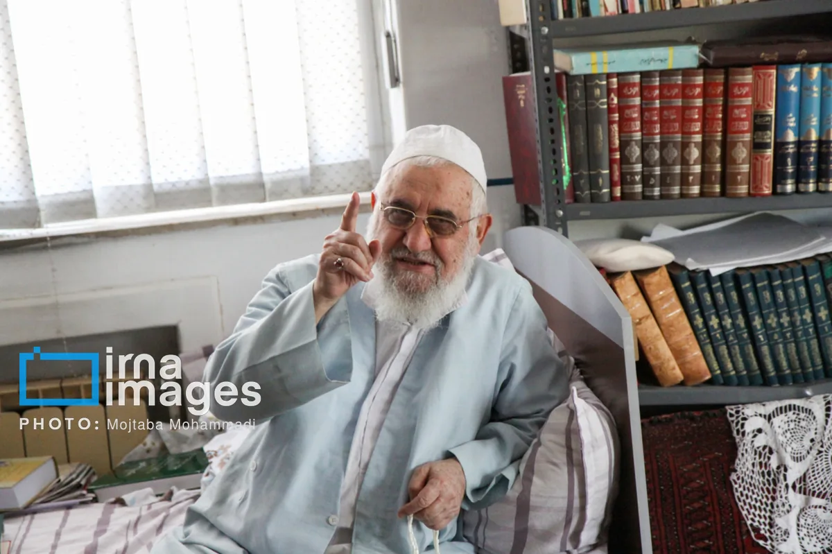 پیکر آیت الله قربانی در گیلان تشییع و به خاک سپرده شد