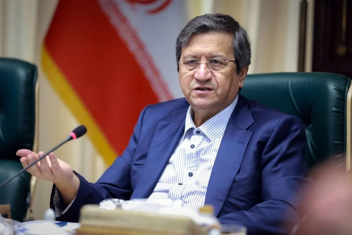 رئیس کل بانک مرکزی : کاهش قیمت دلار ادامه خواهد داشت