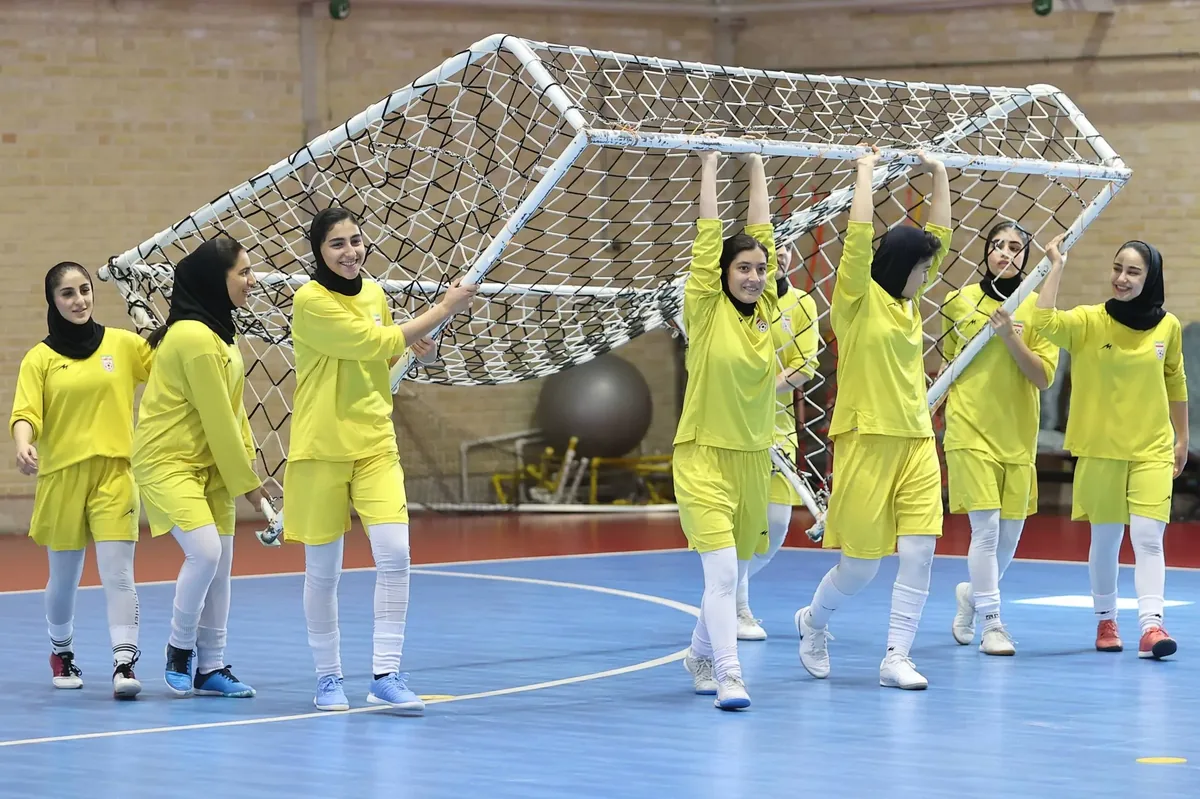 برگزاری تمرین صبحگاهی جوانان فوتسال بانوان