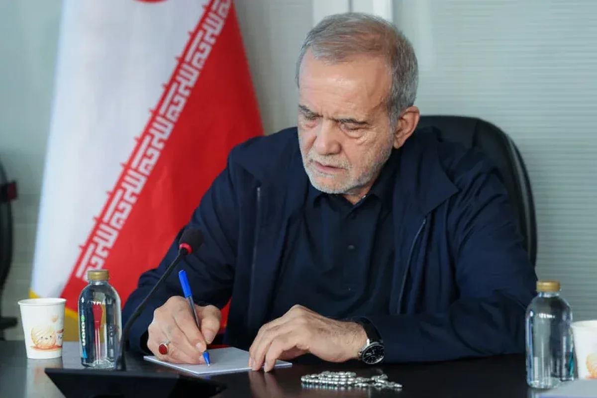 با دستور پزشکیان، بازپرداخت مطالبات ۴.۰۷ میلیارد یورویی واردکنندگان کالاهای اساسی، در دستور کار شورای عالی هماهنگی اقتصادی سران قوا قرار گرفت