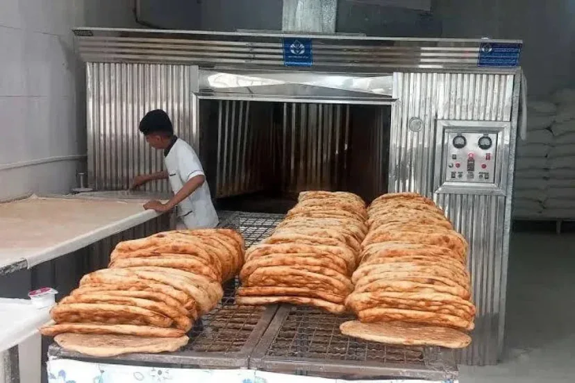 رئیس اتاق اصناف ایران: طرح فروش وزنی نان به زودی اجرایی می شود