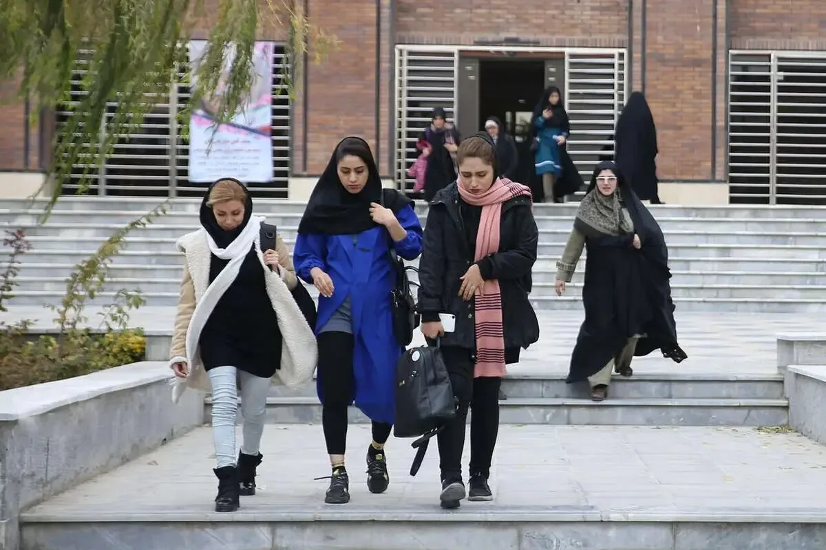 تشکیل کارگروه حجاب در دانشگاه تهران/ رئیس دانشگاه: عرف جامعه را مدنظر داریم