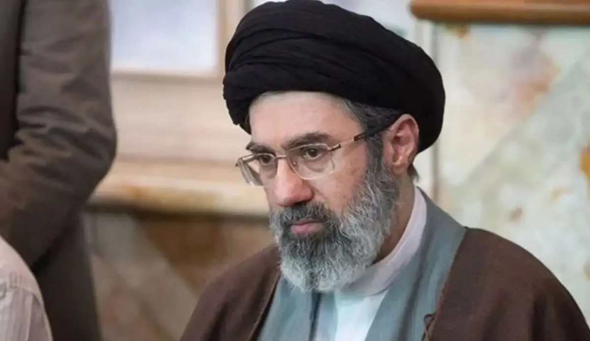 رهبر انقلاب: پرستاران فرشتههای رحمت و امید هستند/ برای شهدای پرستار در جنگهای تحمیلی دوم و سوم و فتنه دیماه ۱۴۰۴، رحمت الهی را مسئلت دارم