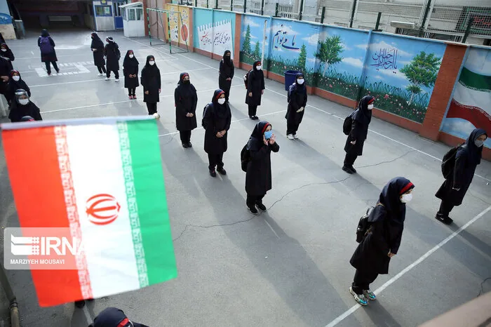 دانش‌آموزان یزدی خواستار بازخوانی سیره شهدا با زبان هنر و رسانه شدند