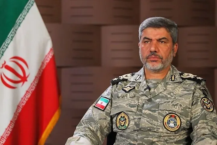 سخنگوی ارتش: زیرساختهای آمریکا در اربیل تقریباً بهطور کامل نابود شده / هماکنون از پهپادهایی پیشرفتهتر از «آرش ۲» استفاده میکنیم که از قدرت تخریب بیشتر، دقت بالاتر و برد عملیاتی طولانیتری برخوردار هستند / بخشی از پدافند که آسیب دیده بود را بازسازی کردیم؛ همچنین تجهیزات جدید وارد کردیم