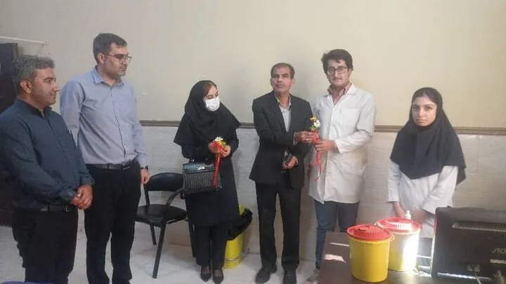 پرستاران و بهیاران تنگ‌ارم تجلیل شدند