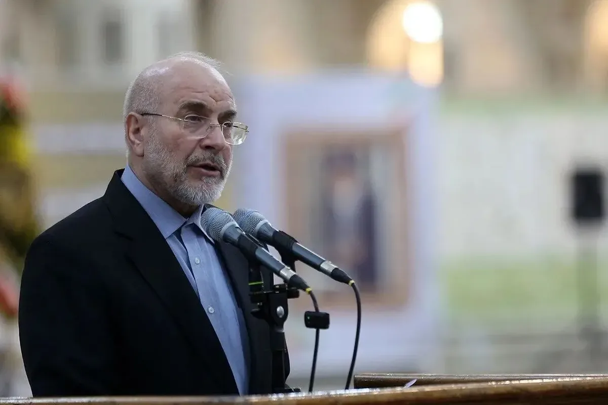 قالیباف: پیروزی ما در جنگ باید تثبیت شود؛ اگر نتوانیم از جهت حقوقی و سیاسی این دستاورد نظامی را ثبت کنیم، چگونه میخواهیم از آن استفاده کنیم؟/ حتما نیازمند این هستیم که چشمانداز آینده کشور روشن باشد/ ایران زمانی قوی خواهد بود که میدان نظامی، دیپلماسی، خدمت و حضور مردم در کنار یکدیگر باشند/ هر کسی بخواهد این میدانها را مقابل هم قرار دهد، به انسجام کشور آسیب میزند