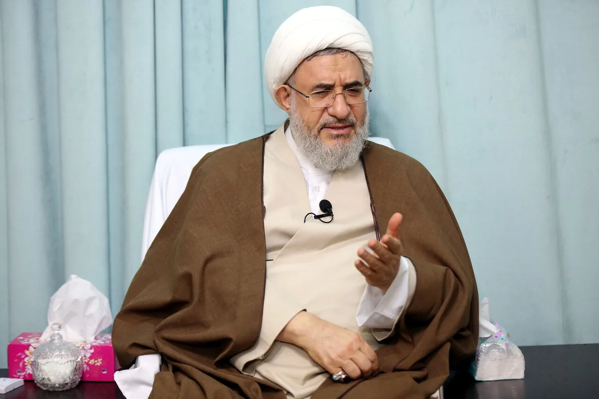 تسلیم شدن در برابر آمریکا خروج از دایره ایمان و پایمال کردن استقلال است