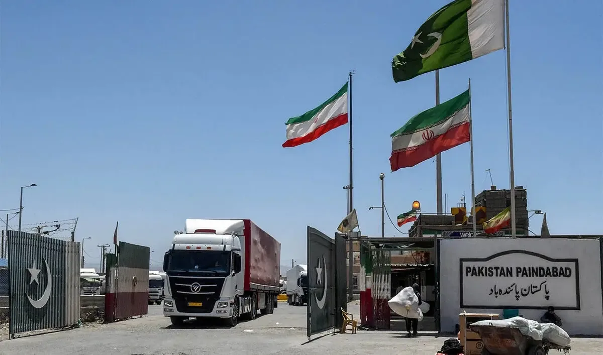 آمریکا بهدنبال محدود کردن راههای تجارت ایران؛ کامیونها پشت مرزها متوقف شدند