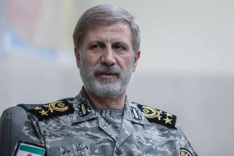 سرلشکر حاتمی: خود را برای جنگ ناهمطراز آماده کردهایم