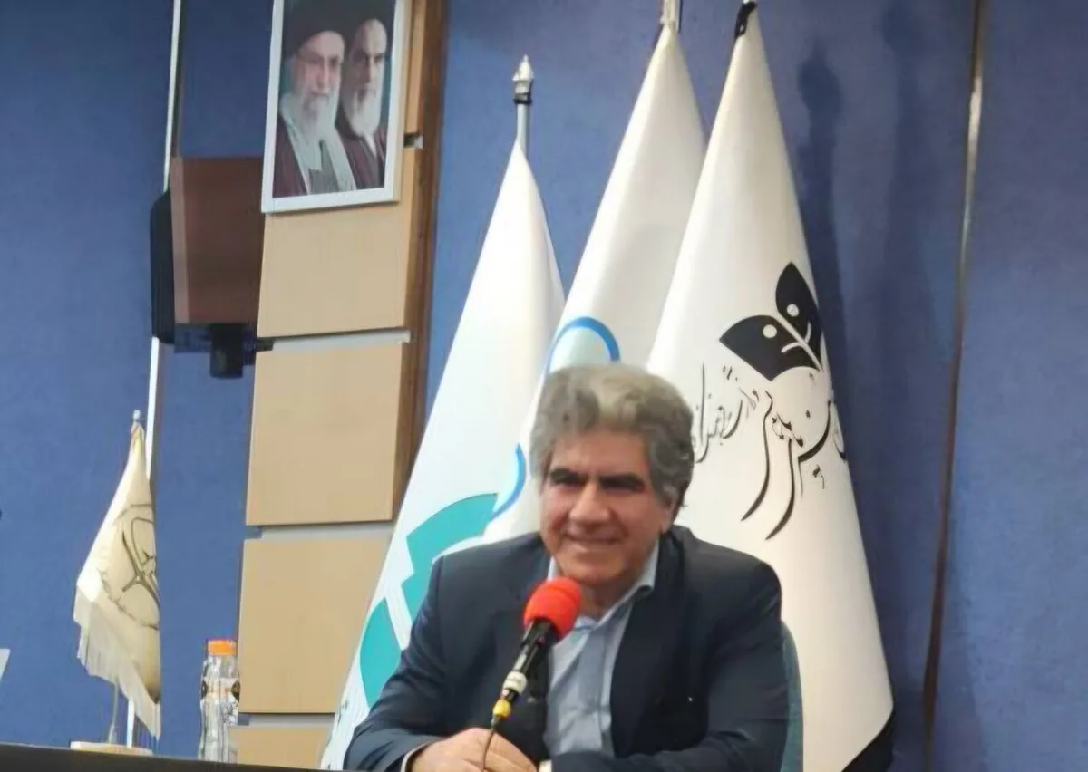مدال بوعلی سینا انجمن دراماتراپی ایران به دکتر داوود رحیمپور اهدا شد