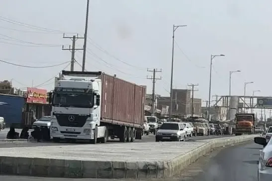 رایزنی تهران و اسلامآباد برای رفع موانع تردد کامیونها در مرز ریمدان