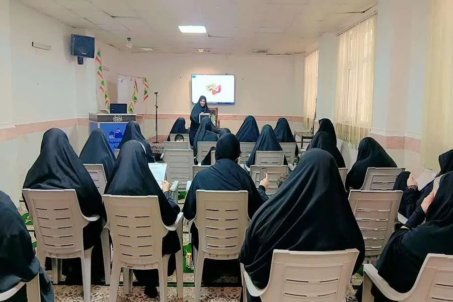 کارگاه جایگاه پژوهش و آموزش سامانههای پژوهشی کوثرنت در مدرسه علمیه گناوه برگزار شد