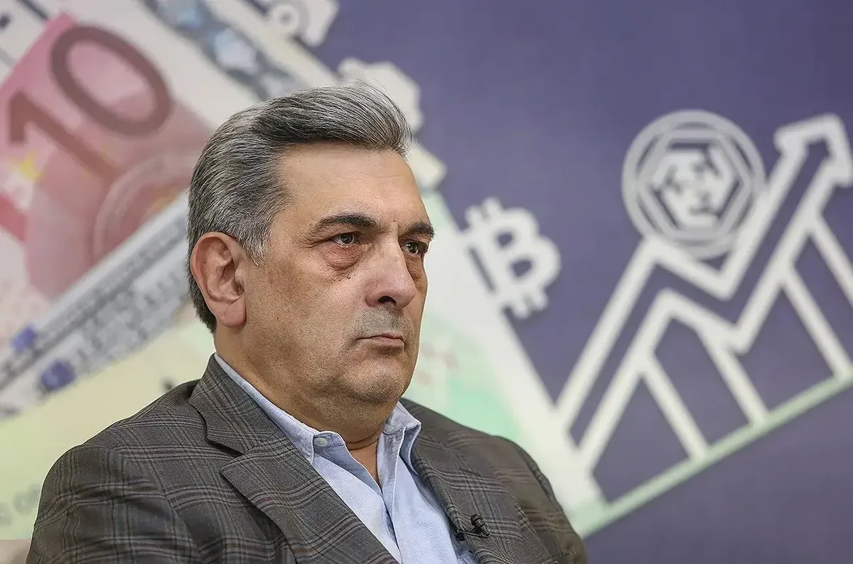 پیروز حناچی: چرا شهرداری از ظرفیت خود برای مهار گرانی استفاده نمیکند؟