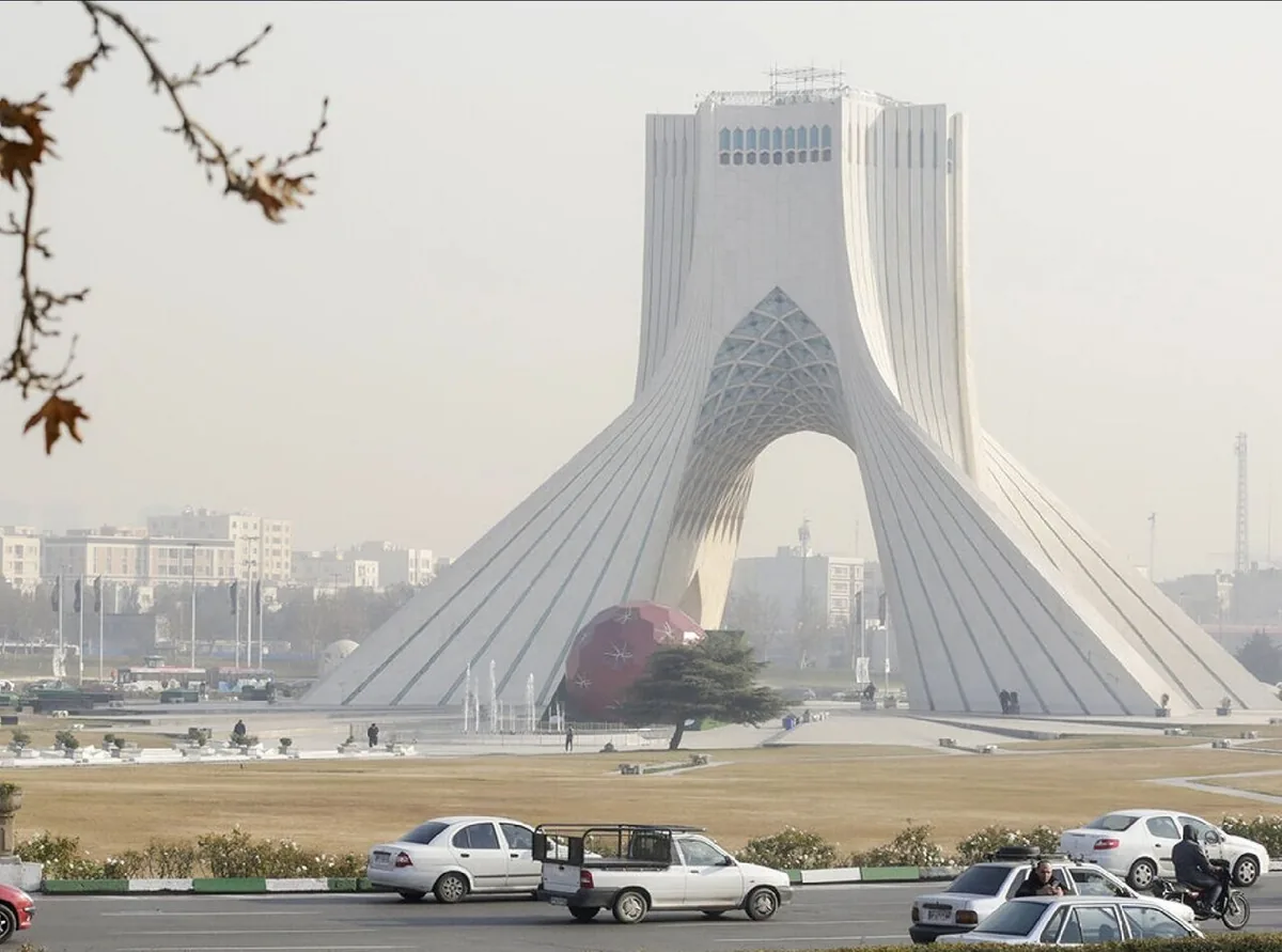 تهران ۳۱ پله سقوط کرد