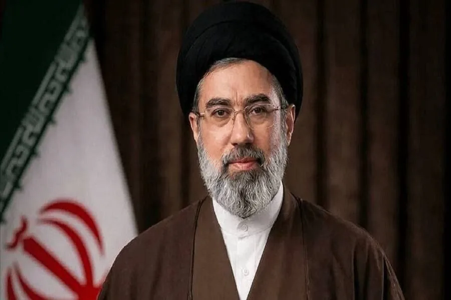 پاسخ رهبر انقلاب به نامه دانشجویان؛ تا رسیدن به قلّههای پیشرفت همعهدیم