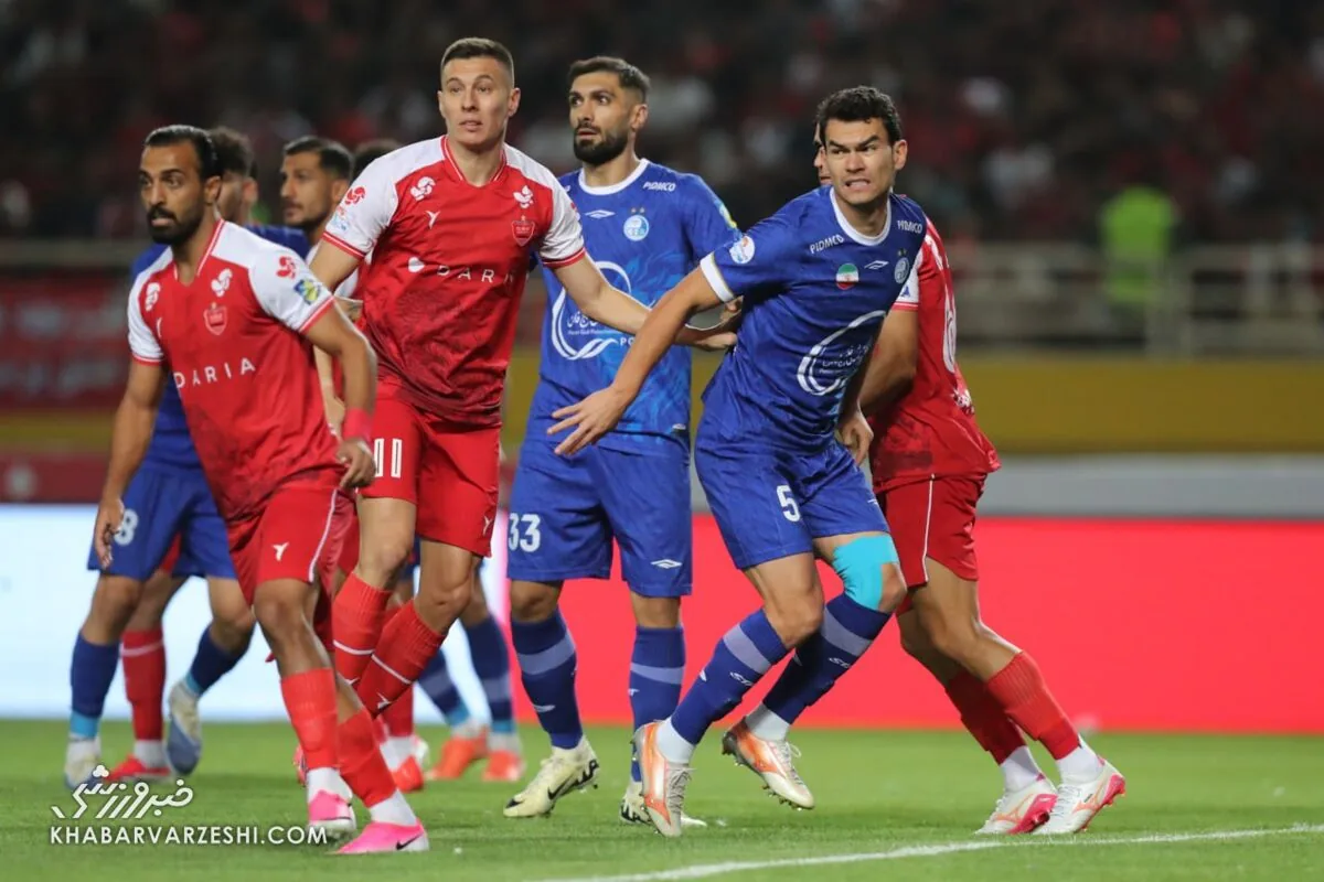 پرسپولیس در نقش تعقیبکننده استقلال/ سرخها میتوانند فشار صدرنشینی را به آبیها منتقل کنند