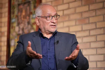 مرعشی: اگر میخواهیم سیاست تهاجمی داشته باشیم، پیش از آنکه اقتصادمان ضعیفتر شود باید تصمیم بگیریم/ جنگ یا باید در میدان نظامی پایان یابد یا در میدان دیپلماسی؛ مگر راه سومی وجود دارد؟