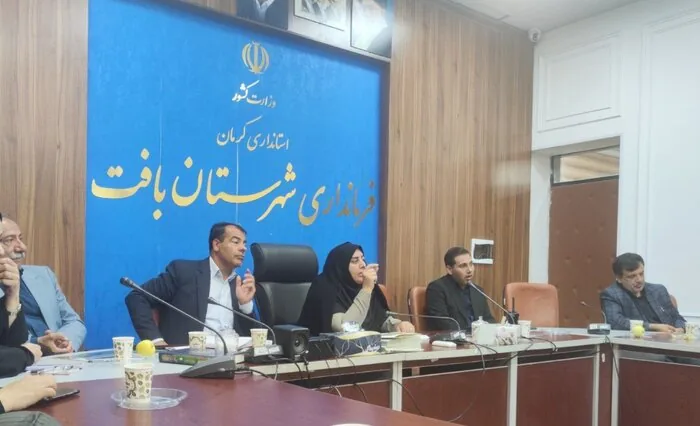 فرماندار بافت: توسعه شهرستان هرگز متوقف نشده است؛ اجرای سریع پروژه‌های عمرانی