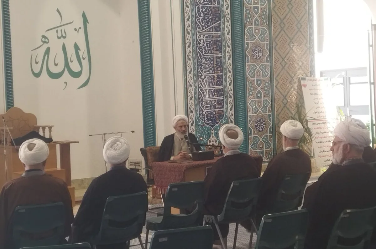 مساجد پایگاه دفاع از انقلاب و تقویت حضور مردم در صحنه هستند