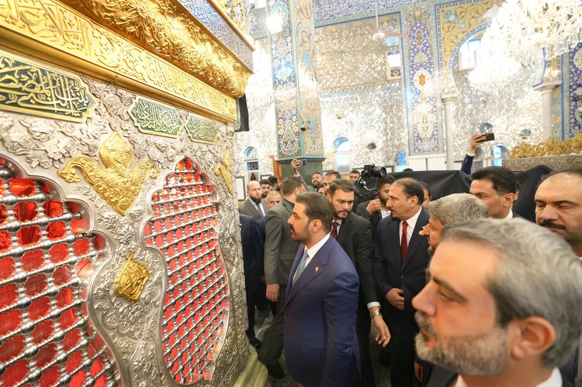 تشرف نخستوزیر عراق به حرم مطهر حضرت زینب کبری (س) در دمشق + عکس