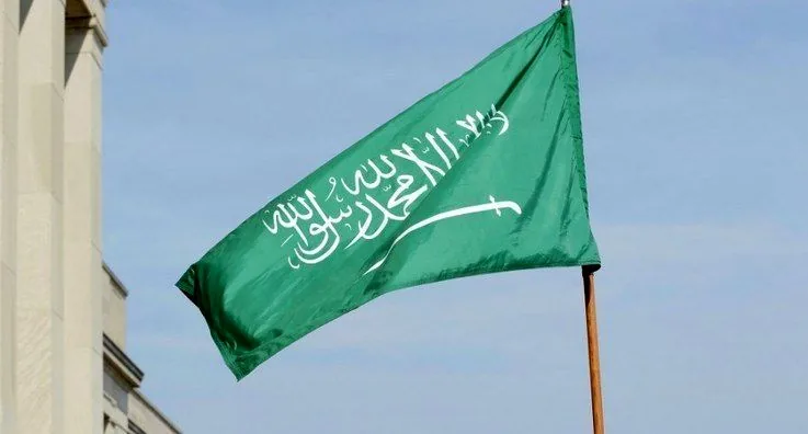 عربستان حمله به فرودگاه ریاض را تأیید کرد/ یک هواپیما آسیب دید