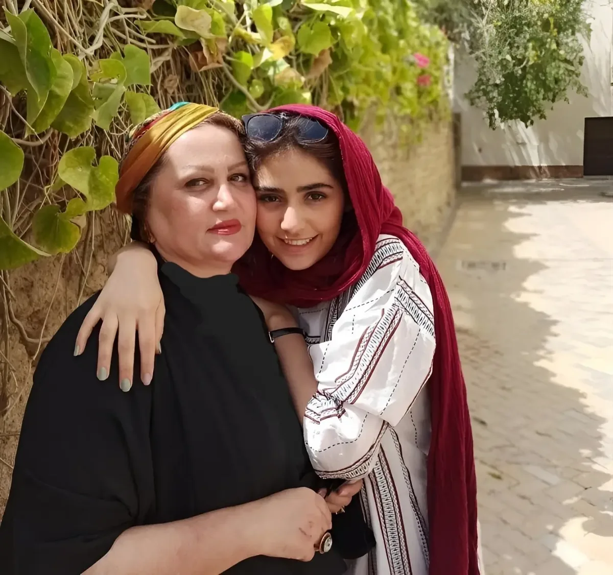 بیوگرافی-نیک-آفرید-سماواتی