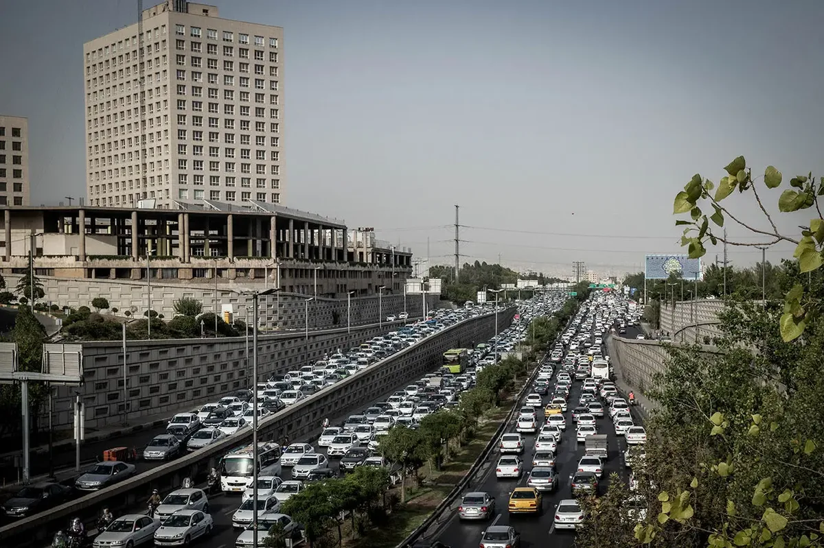ترافیک نیمهسنگین در ۳ محور پرتردد تهران