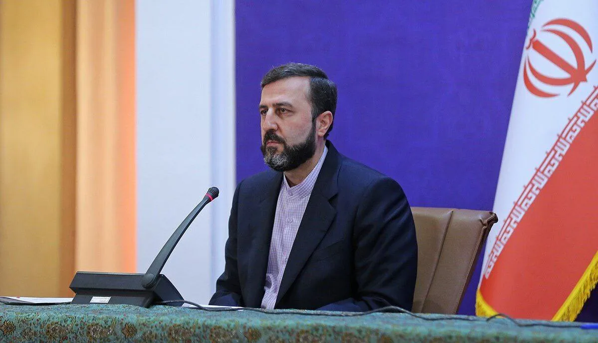 غریبآبادی: آمریکا باید در مذاکرات انعطاف نشان دهد، نه ایران
