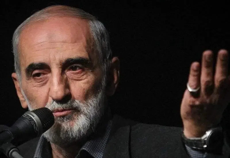 راهکار حسین شریعتمداری برای مقابله با آمریکا/ از کابلهای اینترنتی به عنوان اهرم جنگی استفاده کنیم