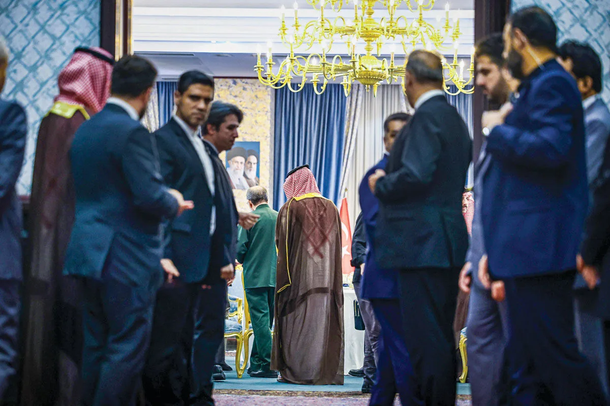 منطق منطقه مقابل جنون جنگطلبان