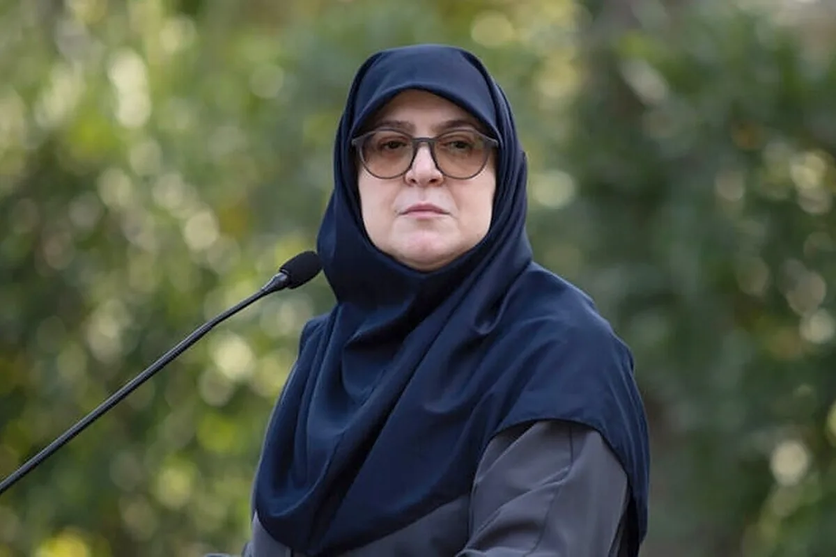 مهاجرانی: ایستادگی در مسیر حفظ استقلال، زن و مرد نمیشناسد