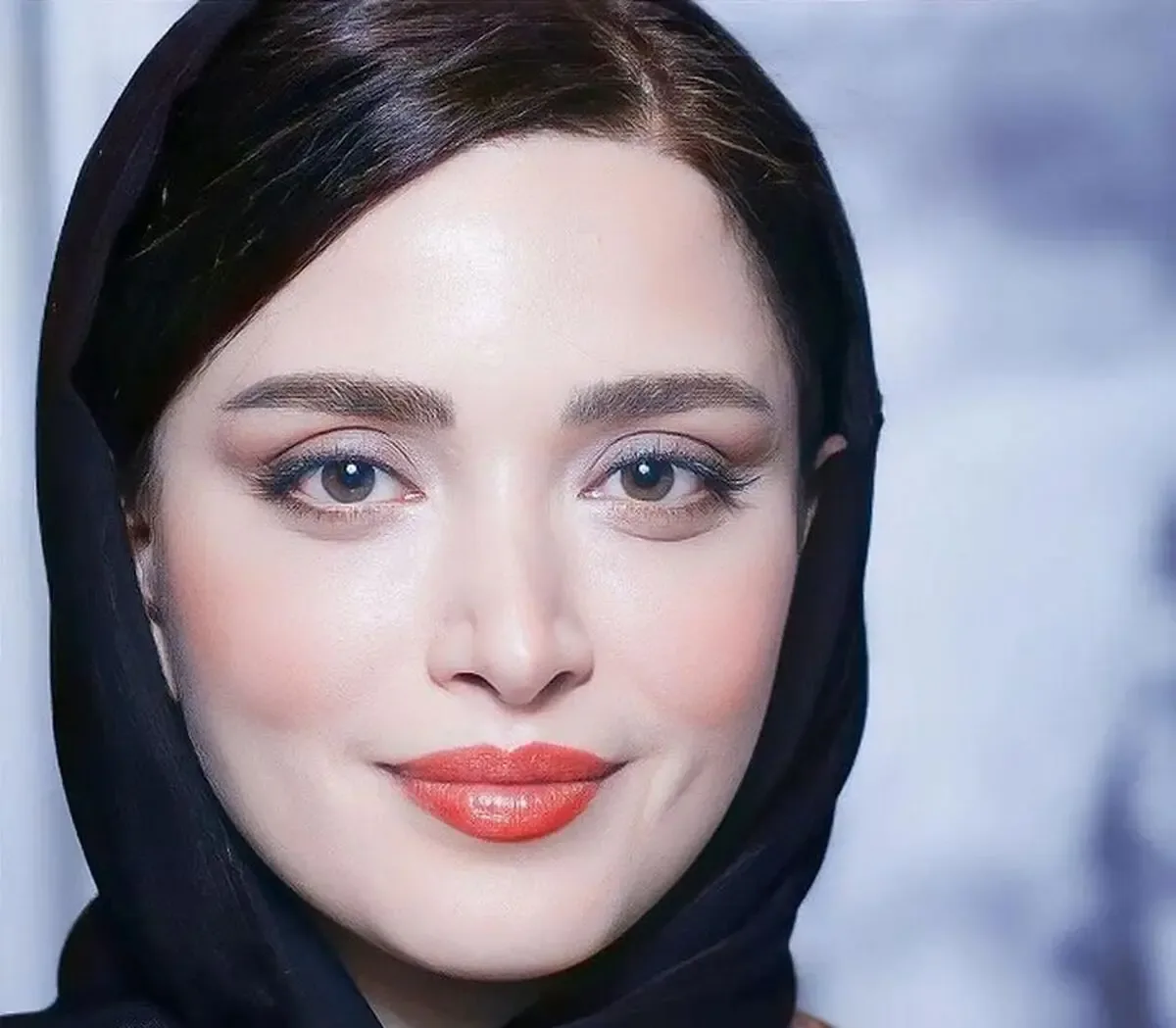 بهنوش طباطبایی با یک استایل ساده اما شیک در تئاتر!