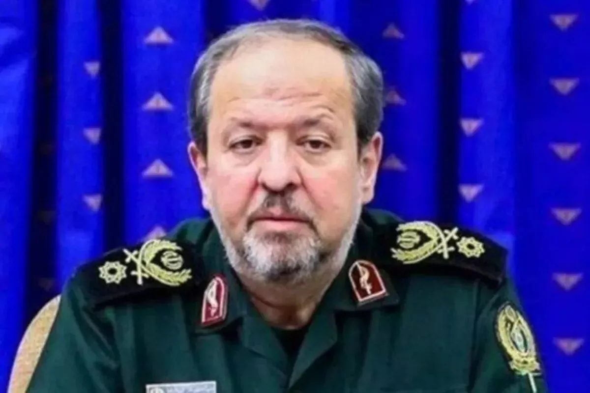 سرپرست وزارت دفاع خطاب به آمریکا: بمبهای شما در معادلات انتخاباتیتان منفجر میشوند/ قدرت موشکی ما، شما را به جایی رسانده که از همین حالا باید بگویید «سلام قربان»
