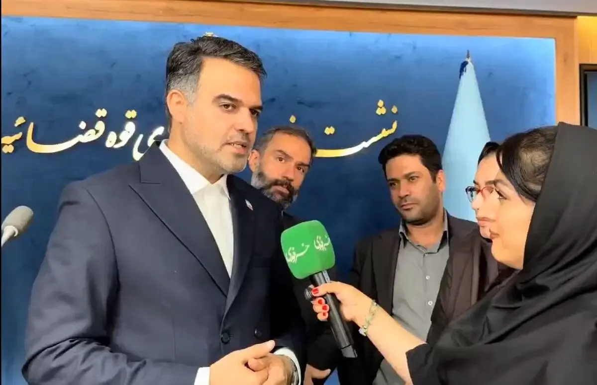 دستور پلمب بازارها و پاساژهای ناایمن صادر شد/ برخی خودروسازان داخلی بیش از تولیدشان خودرو فروختهاند/ بعضی خودروها سر از آفریقا و عمان در آوردهاند