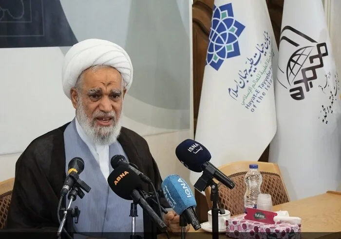 خسروپناه:تصمیم‌گیری در جنگ و صلح در صلاحیت انحصاری ولایت‌فقیه است