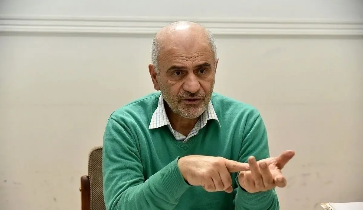 فرشاد مؤمنی: سیاستهای فقرزا باید متوقف شوند