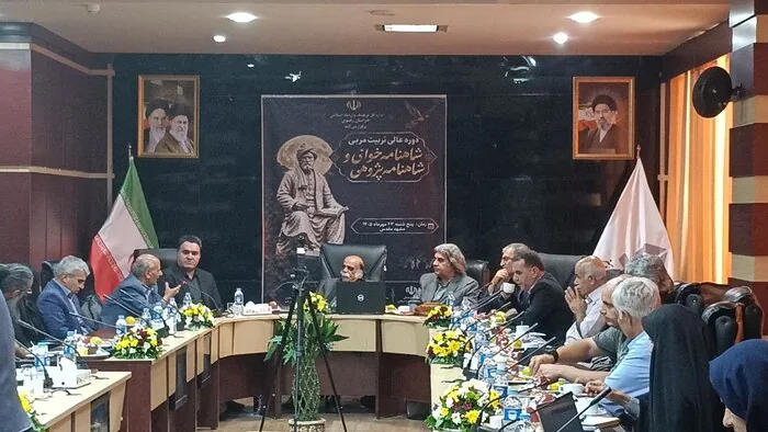 کزازی: شاهکار فردوسی، ایجاد سپاهی شکست ناپذیر از واژگان فارسی است