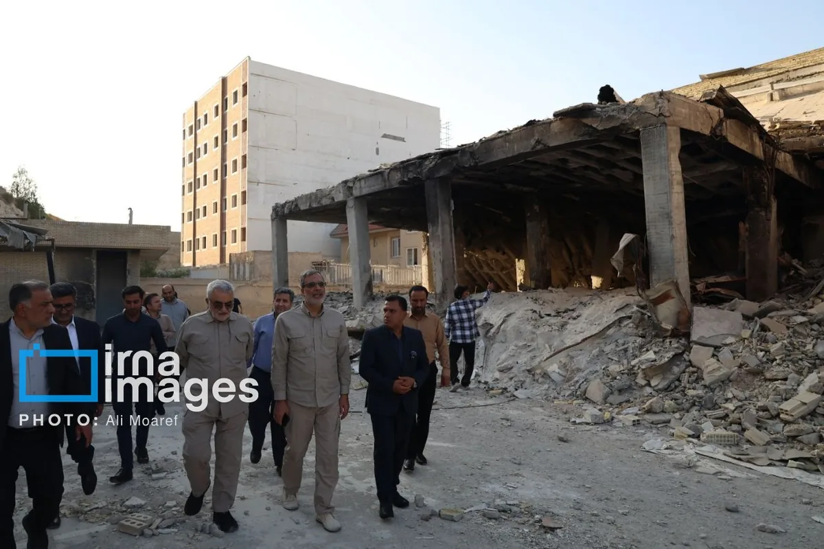 مدیرعامل ایرنا از مناطق آسیب دیده لارستان در جنگ تحمیلی سوم بازدید کرد