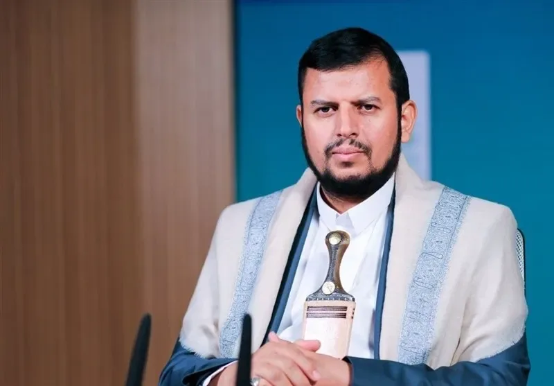 الحوثی، رهبر انصارالله یمن: ایران در حال نبردی بزرگ برای مقابله با دشمن اسرائیلی و آمریکایی است / نقشی که تهران در قبال فلسطین و منطقه ایفا کرده و ایستادگی آن در برابر استکبار صهیونیستی، به نفع همه امت اسلامی است / آمریکا میخواهد عملیات نظامی را از اتاقهای عملیات مدیریت کند و به نظام سعودی سلاح بفروشد