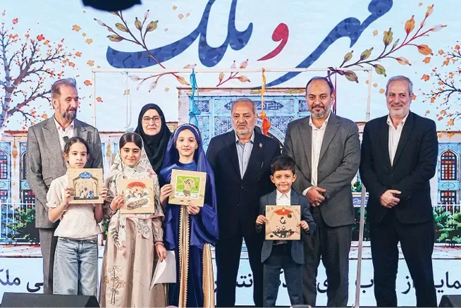 وظیفه ما تربیت نسلی برخوردار از هویت ملی و دینی است