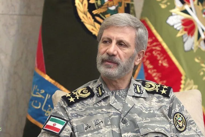 فرمانده ارتش: خود را برای جنگ ناهمطراز و تجهیزات مورد نیاز آن، آماده کردهایم